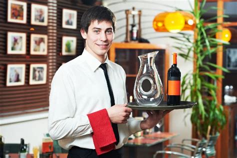 waiter en español